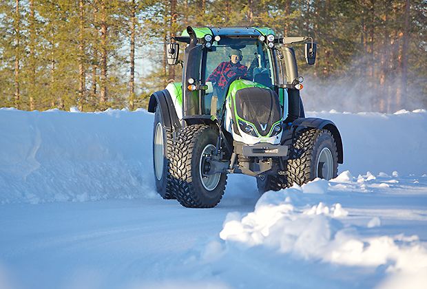 Nokian Hakkapeliitta TRI: Erster Traktor-Winterreifen der Welt / Nokian  Tyres